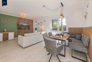 Unclassified image, 4 of 29, button