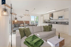 Unclassified image, 5 of 29, button