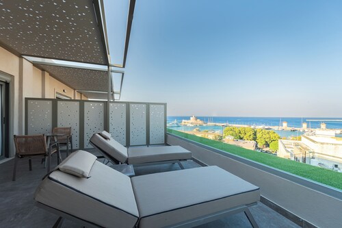 Philia Center Suites