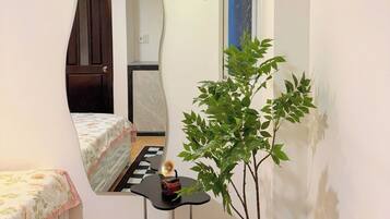 Standard Studio | Free WiFi, bed sheets