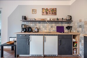 Refrigerador, microondas, parrilla de estufa y lavavajillas 