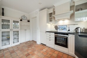 Kühlschrank, Ofen, Herdplatte, Geschirrspüler