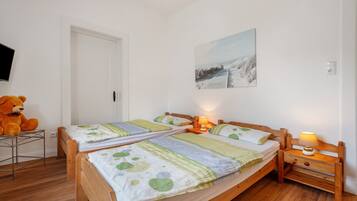 2 bedrooms, free WiFi, bed sheets