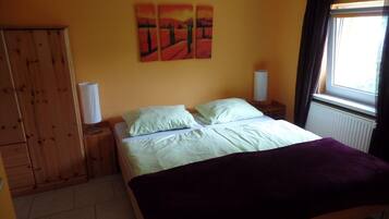 2 bedrooms, bed sheets