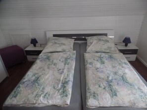 3 bedrooms, free WiFi, bed sheets