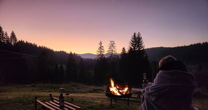 Ferienwohnung 'Titisee' mit Bergblick, Gemeinschaftsterrasse und Wi-Fi