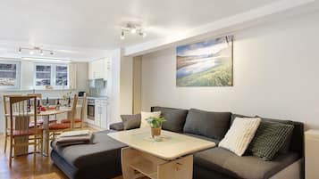 Televisión, mesa de ping pong, estéreo