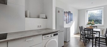 Spacious 3-Bedroom Duisburg Apartment for Groups & Business