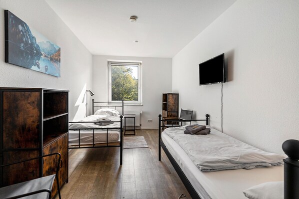 3 bedrooms, free WiFi, bed sheets