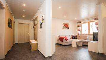 Fernseher, Tischtennisplatte