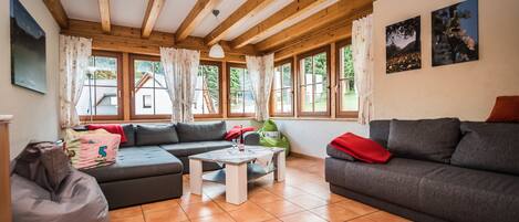 Tv och ett bordtennisbord