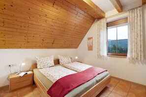 3 bedrooms, free WiFi, bed sheets