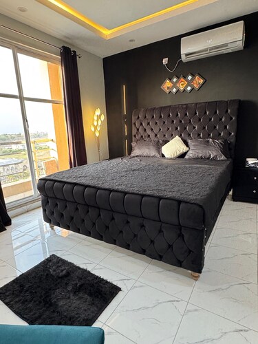 Cozy 1-bedroom apartment in wonderful Islamabad with AC, WiFi