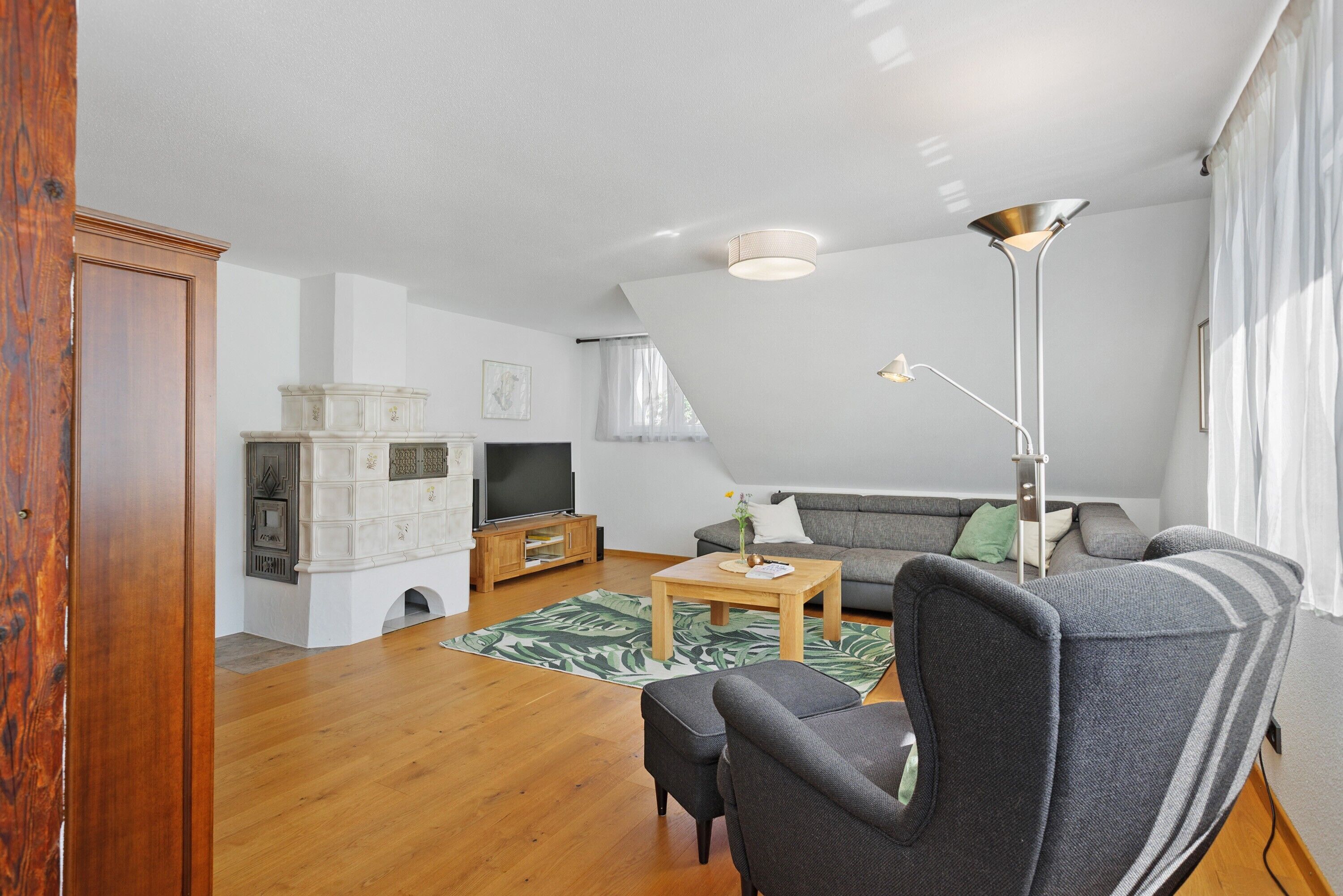 Televisie en een open haard