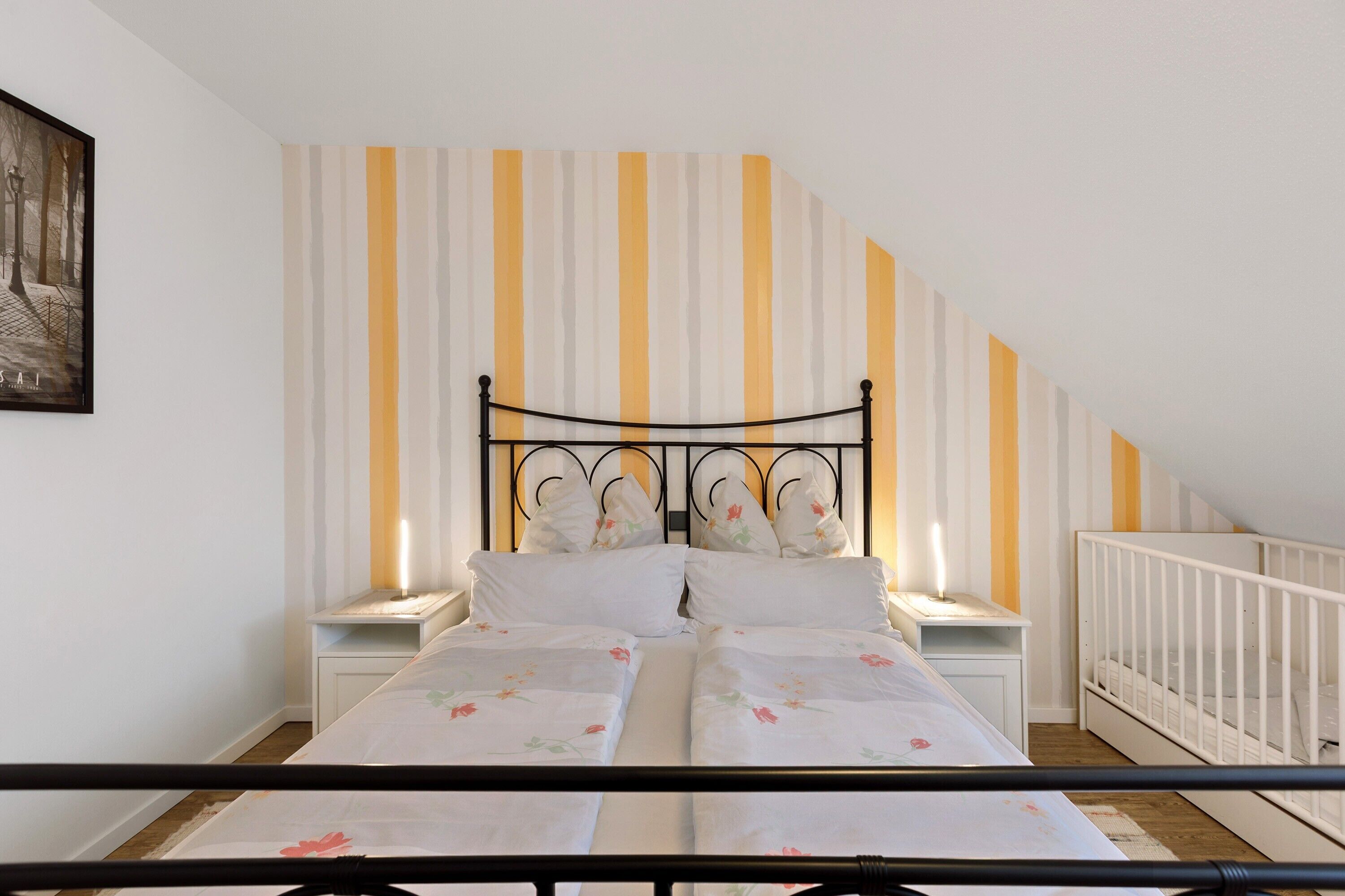 2 bedrooms, iron/ironing board, free WiFi, bed sheets