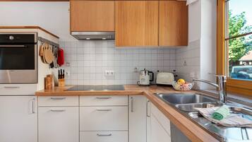 Kühlschrank, Ofen, Herdplatte, Geschirrspüler