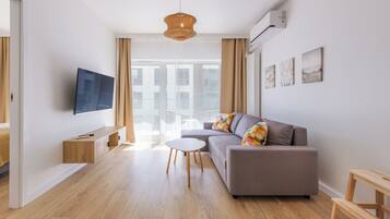 Apartment (B 11) | Living area | 30-inch flat-screen TV with satellite channels
