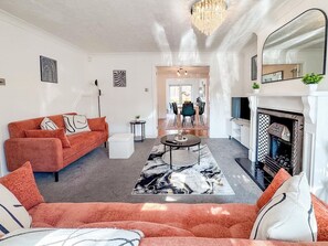 TV, fireplace - Perfect house for Golf trip, Walks & Family Stays (West Yorkshire)