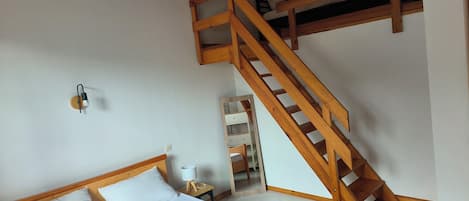 1 Schlafzimmer, Bügeleisen/Bügelbrett