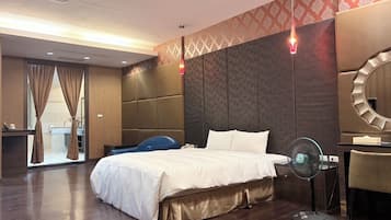 エリート ダブルルーム | 防音設備、WiFi (無料)