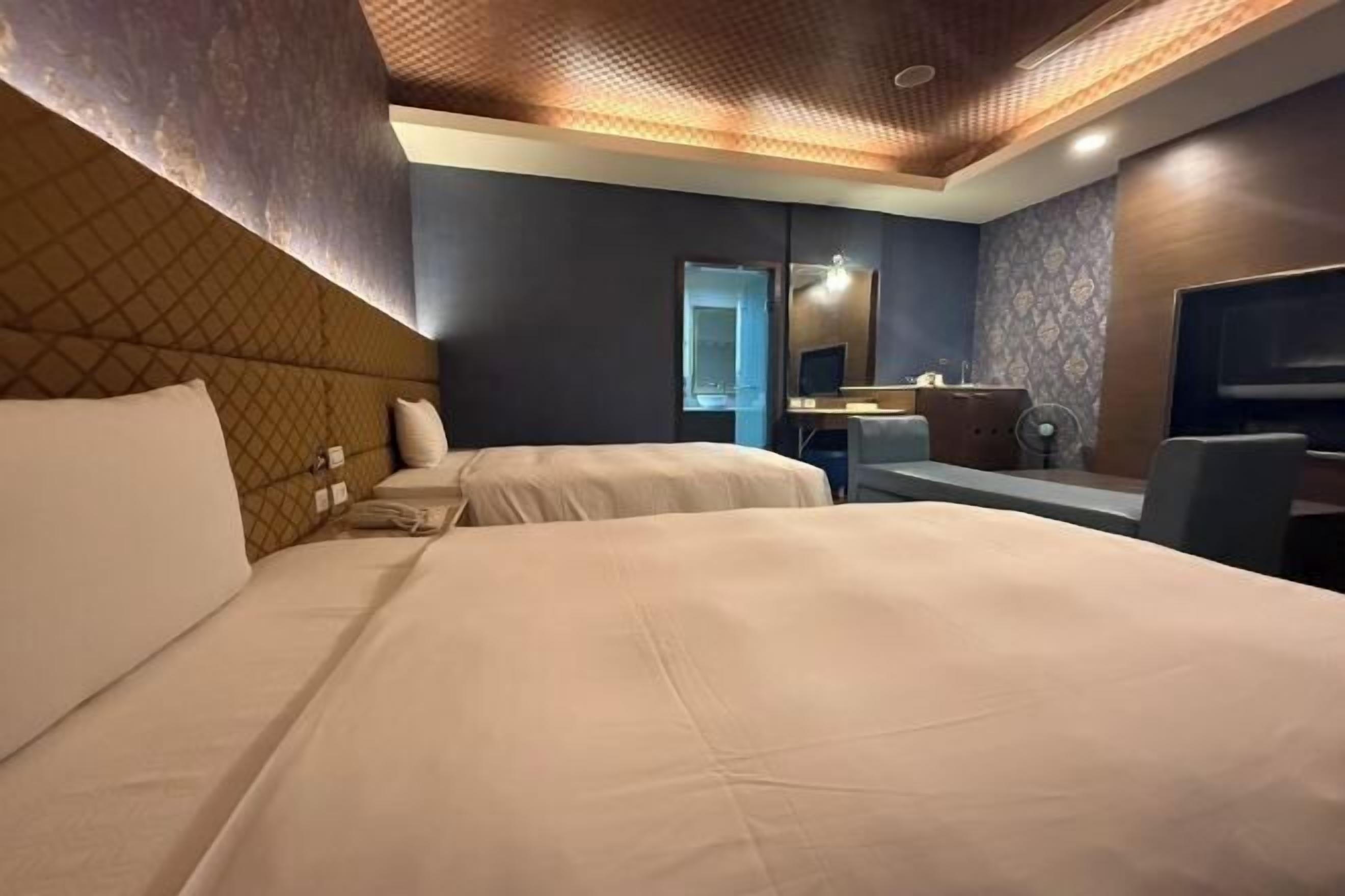 Soundproofing, free WiFi