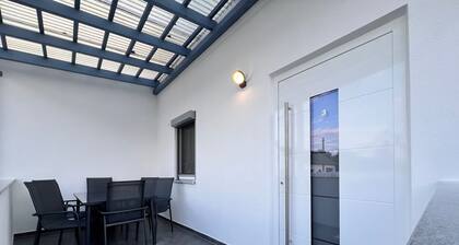 Apartment 'Dreams Lodge' with Private Terrace, Wi-Fi and Air Conditioning