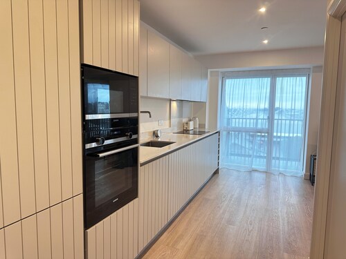 Excel London Newly Built Charming 2 bedroom apartment