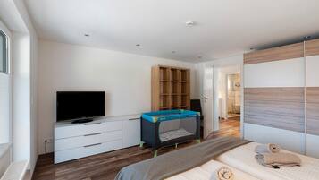 3 多间卧室、免费 WiFi、床单