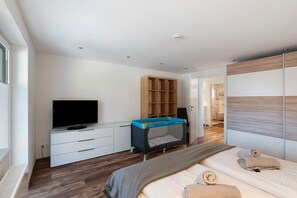 3 多间卧室、免费 WiFi、床单