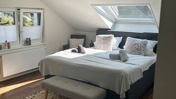 3 bedrooms, free WiFi, bed sheets