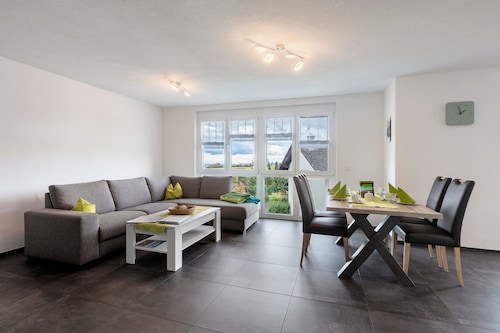 Ferienwohnung 'Haldenweg' mit Bergblick, Gemeinschaftsgarten und Balkon