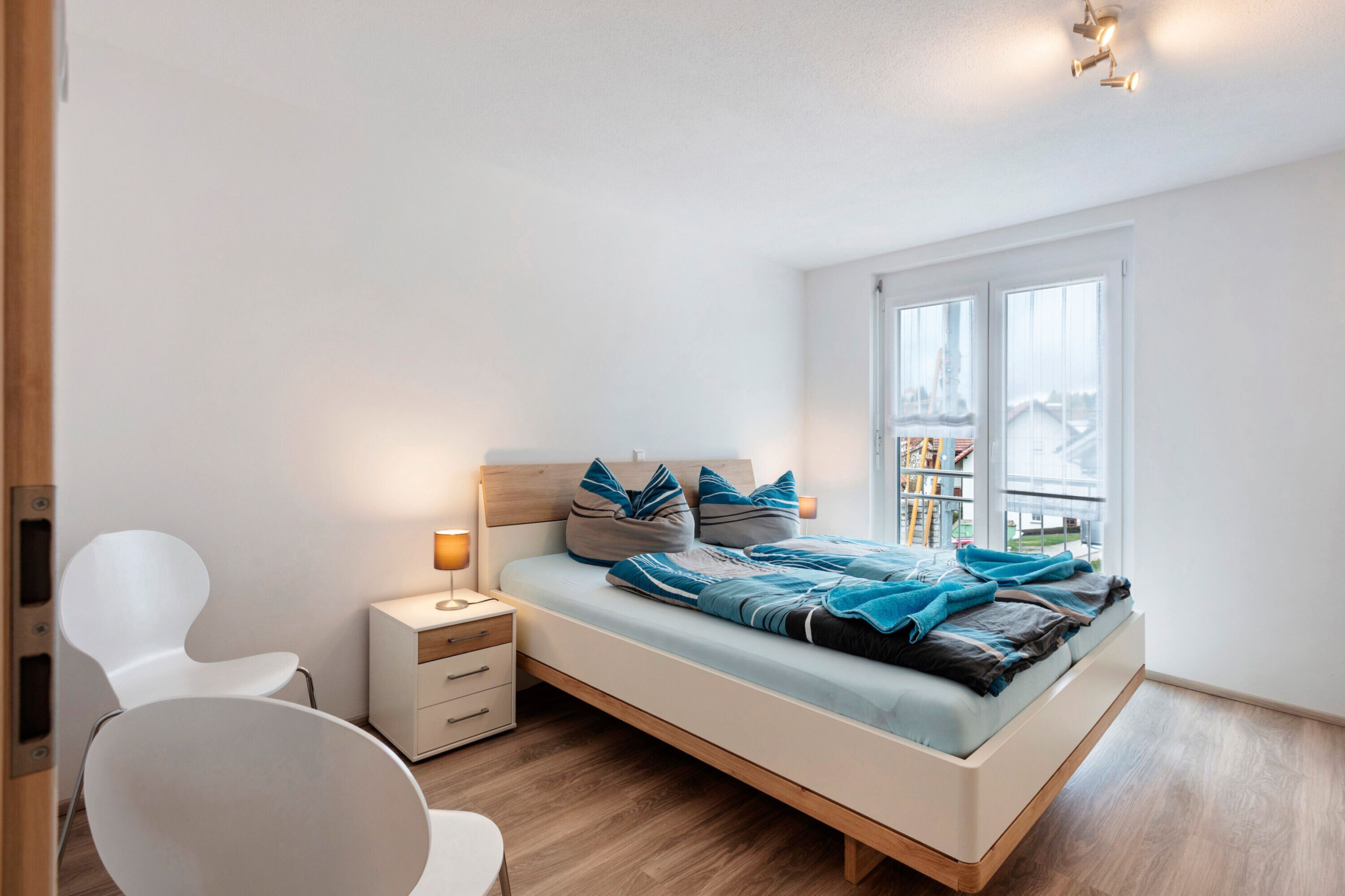 2 habitaciones, tabla de planchar con plancha y wifi gratis 