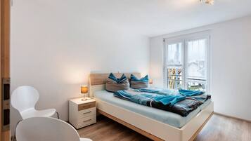 2 bedrooms, iron/ironing board, free WiFi