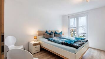 2 bedrooms, iron/ironing board, free WiFi