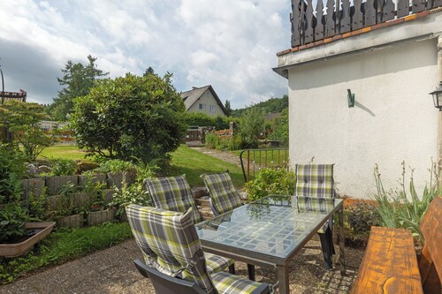 Ferienwohnung 'Eva' mit privater Terrasse, Gemeinschaftsgarten und Wi-Fi