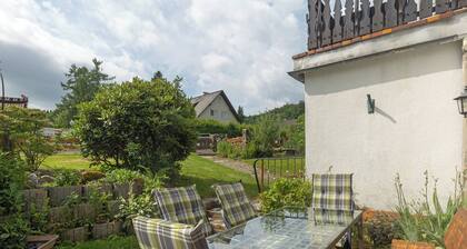 Ferienwohnung 'Eva' mit privater Terrasse, Gemeinschaftsgarten und Wi-Fi