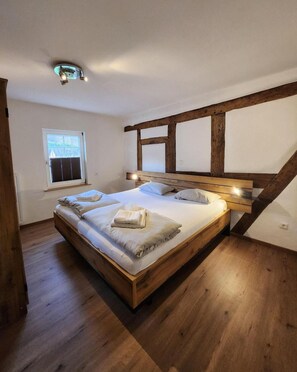 2 chambres, fer et planche à repasser, Wi-Fi gratuit, draps fournis