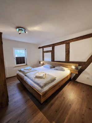 2 soverom, strykejern/-brett, wi-fi (inkludert) og sengetøy