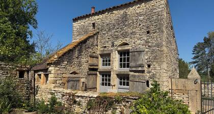 L'Atelier de la Tour Chapaize! Breathtaking view of the church