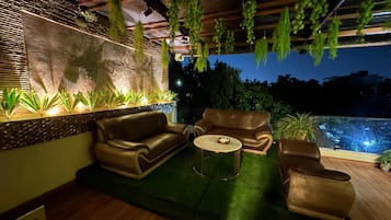 Luxury Apartment | Terrace/patio