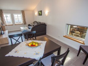 Dining - Apartment 'Kuhstall' with Shared Terrace, Shared Garden and Wi-Fi (Schmallenberg)