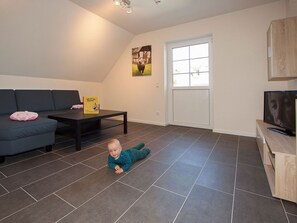 TV, ping pong - Apartment 'Schwein' with Mountain View, Shared Terrace and Wi-Fi (Schmallenberg)