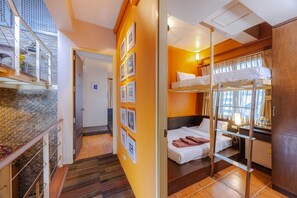 1 bedroom, desk, bed sheets