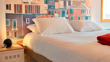 2 bedrooms, in-room safe, desk, iron/ironing board