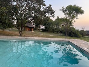 Outdoor pool - Bwana Tembo Safari Camp (Pakwach)