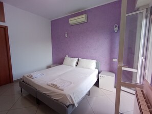 2 slaapkamers, een kluis op de kamer, een strijkplank/strijkijzer