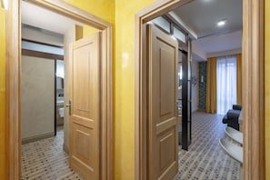 Appartement Familial, vue cour intérieure | Wi-Fi gratuit