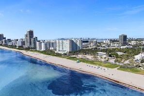 Beach - Contemporary 2BR/1BA in 72 Park - Stunning Views (Miami Beach)