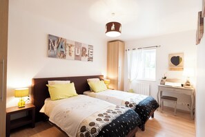 2 chambres, fer et planche à repasser, Wi-Fi, draps fournis