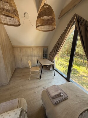 2 chambres, fer et planche à repasser, Wi-Fi, draps fournis